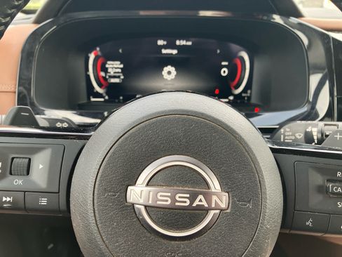 Used 2023 Nissan Pathfinder Platinum AWD/4WD image 15