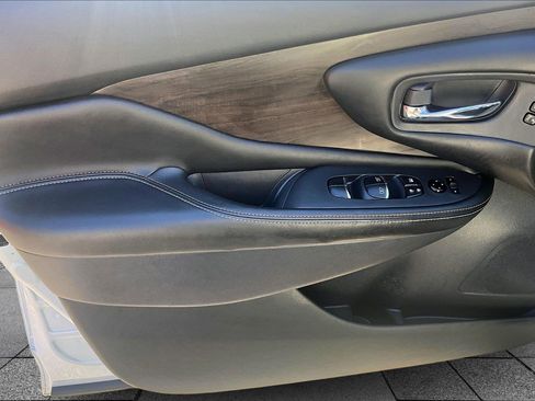 Used 2022 Nissan Murano Platinum w/ Cargo Package image 18