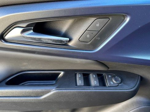 Certified 2024 Chevrolet Equinox EV LT image 11