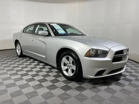 Used 2012 Dodge Charger SE w/ Connectivity Group image 6
