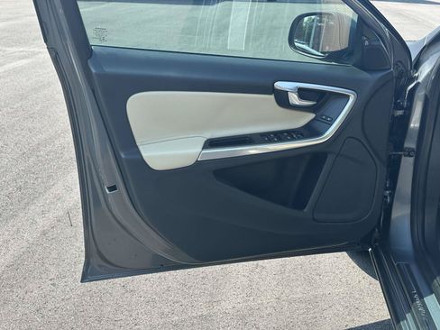 Used 2016 Volvo S60 T5 Premier FWD image 5