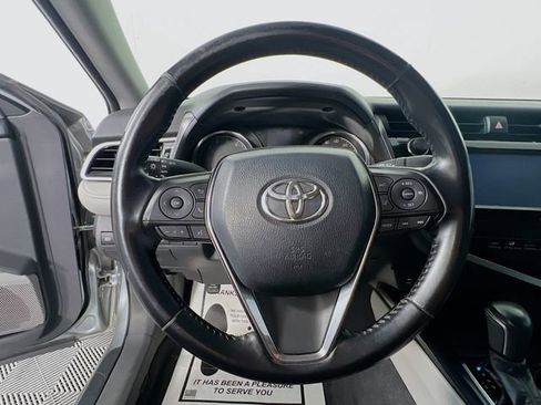 Used 2018 Toyota Camry SE image 10