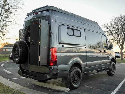 Used 2022 Mercedes-Benz Sprinter 2500 image 8