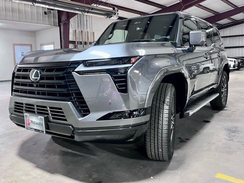 Used 2026 Lexus GX 550 w/ Accessory Package (2T) image 8