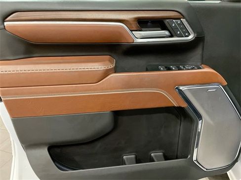 Used 2024 GMC Sierra 3500 Denali Ultimate image 12