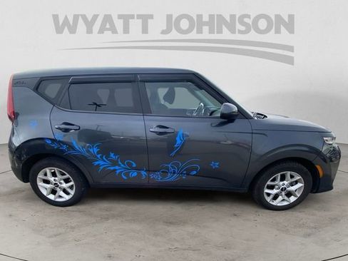Used 2022 Kia Soul LX w/ Technology Package image 12