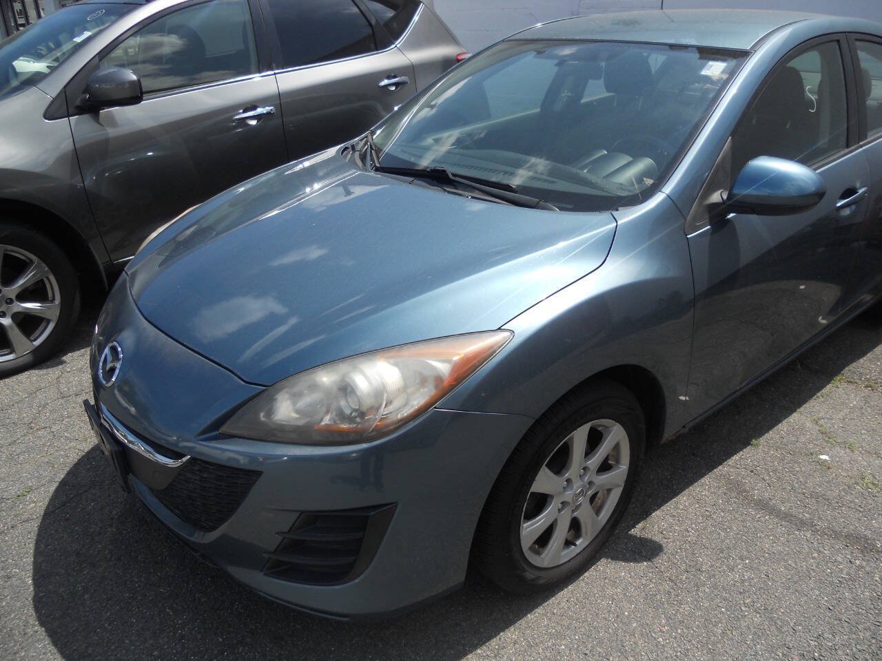Used 2010 MAZDA MAZDA3 i Touring FWD image 1