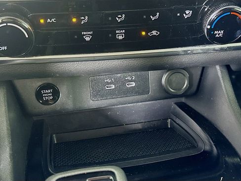 Used 2024 Nissan Rogue S image 30