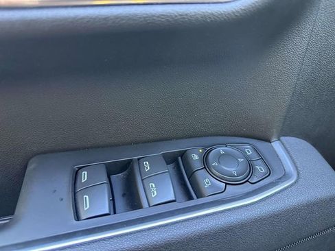 Used 2025 GMC Sierra 1500 SLT image 33