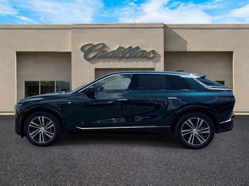 New 2026 Cadillac Lyriq Premium Luxury AWD/4WD image 9