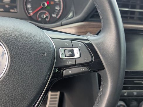 Used 2022 Volkswagen Passat 2.0T image 18