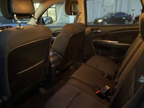 Used 2016 Dodge Journey SXT w/ Comfort/Convenience Group image 14