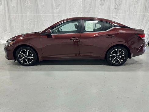 Used 2025 Nissan Sentra SV image 4