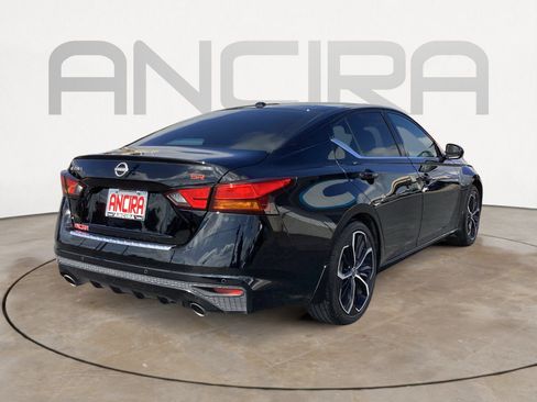 Used 2023 Nissan Altima 2.5 SR FWD image 14