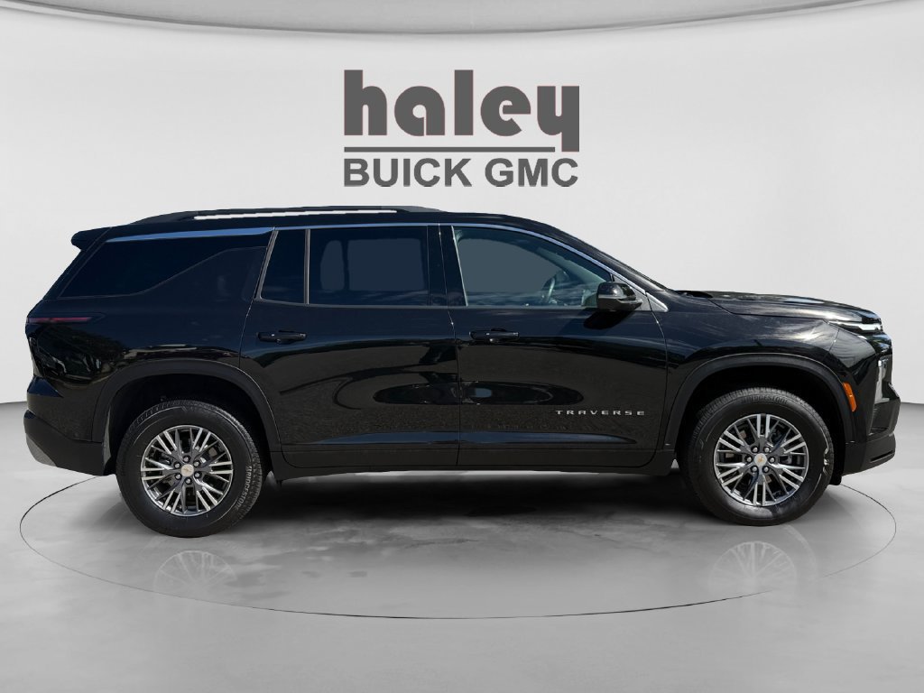 Used 2026 Chevrolet Traverse LT w/ Driver Confidence Package FWD image 6