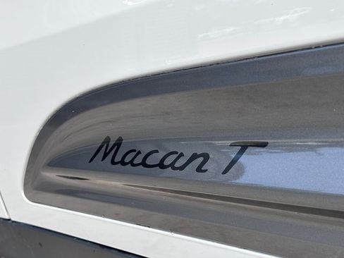 Certified 2024 Porsche Macan image 28