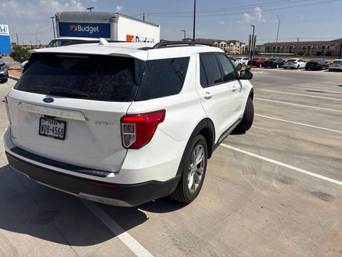 Used 2024 Ford Explorer XLT w/ Equipment Group 202A RWD image 13
