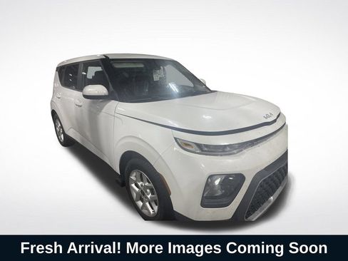 Used 2022 Kia Soul LX w/ Technology Package FWD image 1