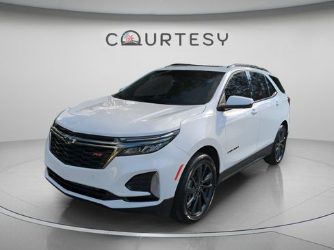 Used 2022 Chevrolet Equinox RS w/ RS Leather Package FWD image 2