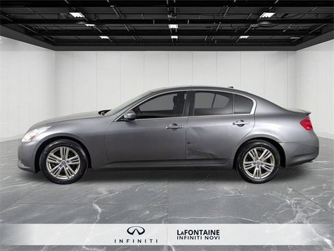 Used 2013 INFINITI G37 x image 2