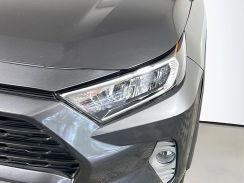 Used 2020 Toyota RAV4 XLE FWD image 12