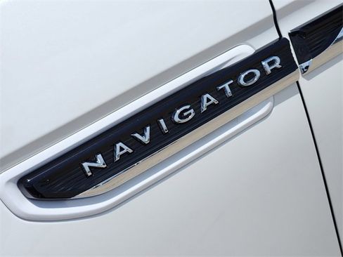New 2024 Lincoln Navigator Black Label image 10
