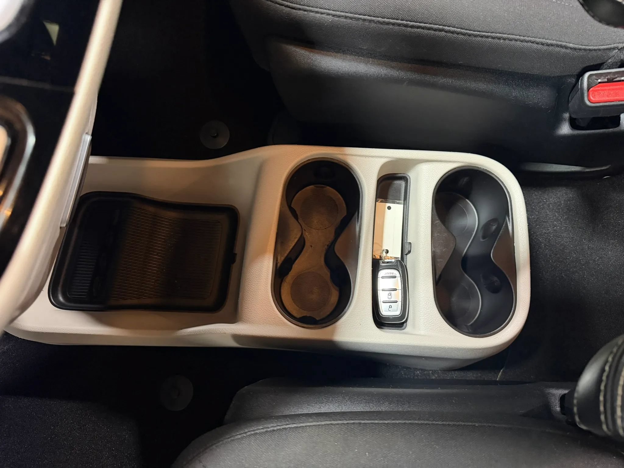 Used 2021 Chrysler Voyager L FWD image 46