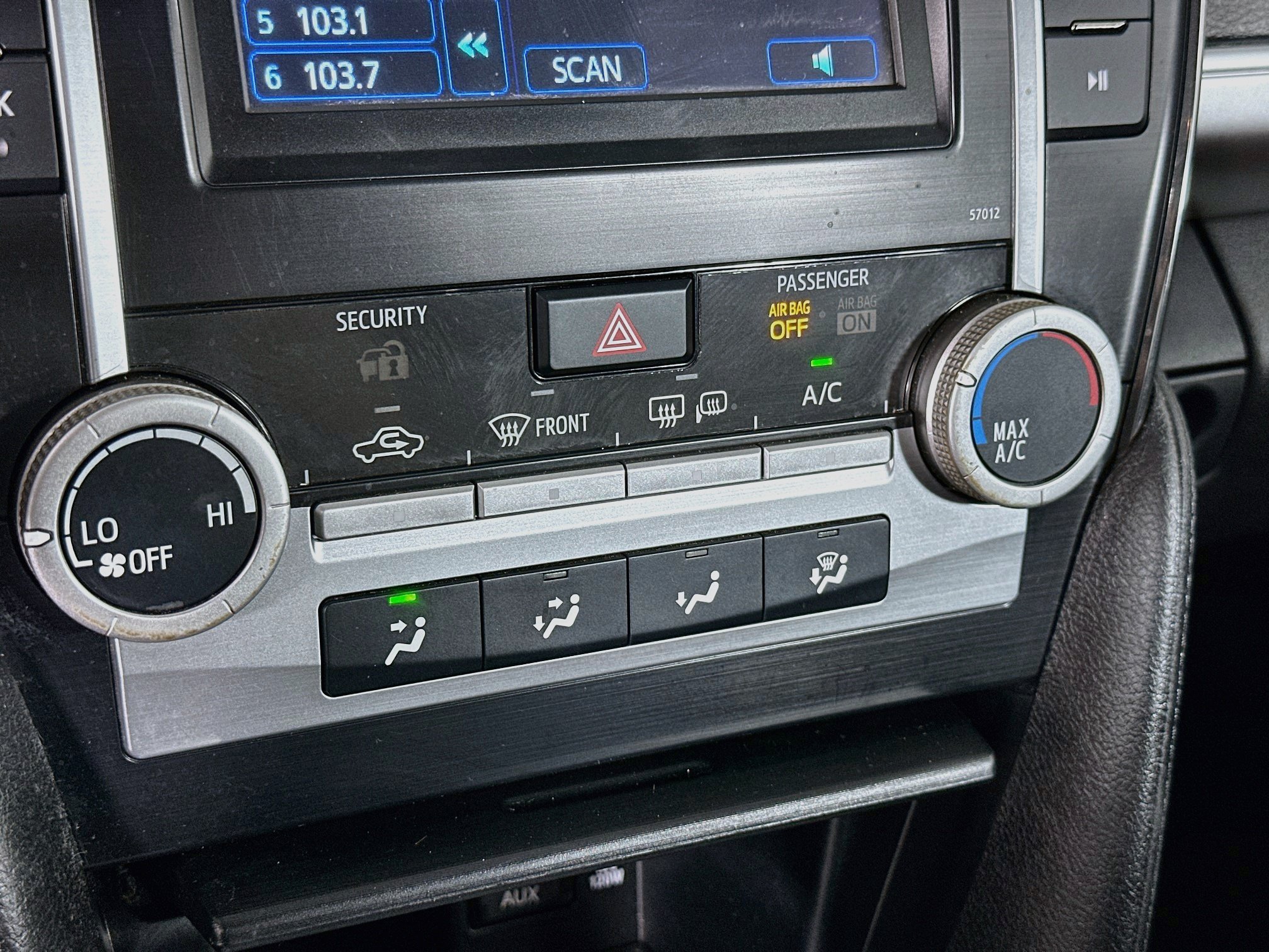 Used 2012 Toyota Camry SE FWD image 21
