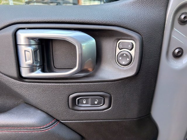 Used 2022 Jeep Gladiator Rubicon w/ LED Lighting Group AWD/4WD image 28