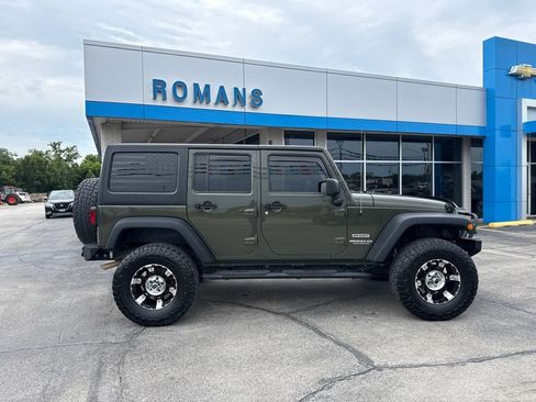 Used 2015 Jeep Wrangler Unlimited Sport w/ Quick Order Package 24S AWD/4WD image 2