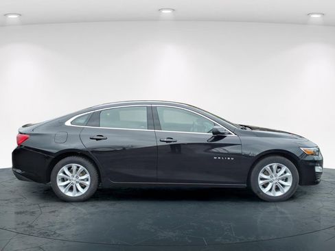 Used 2025 Chevrolet Malibu LT image 2