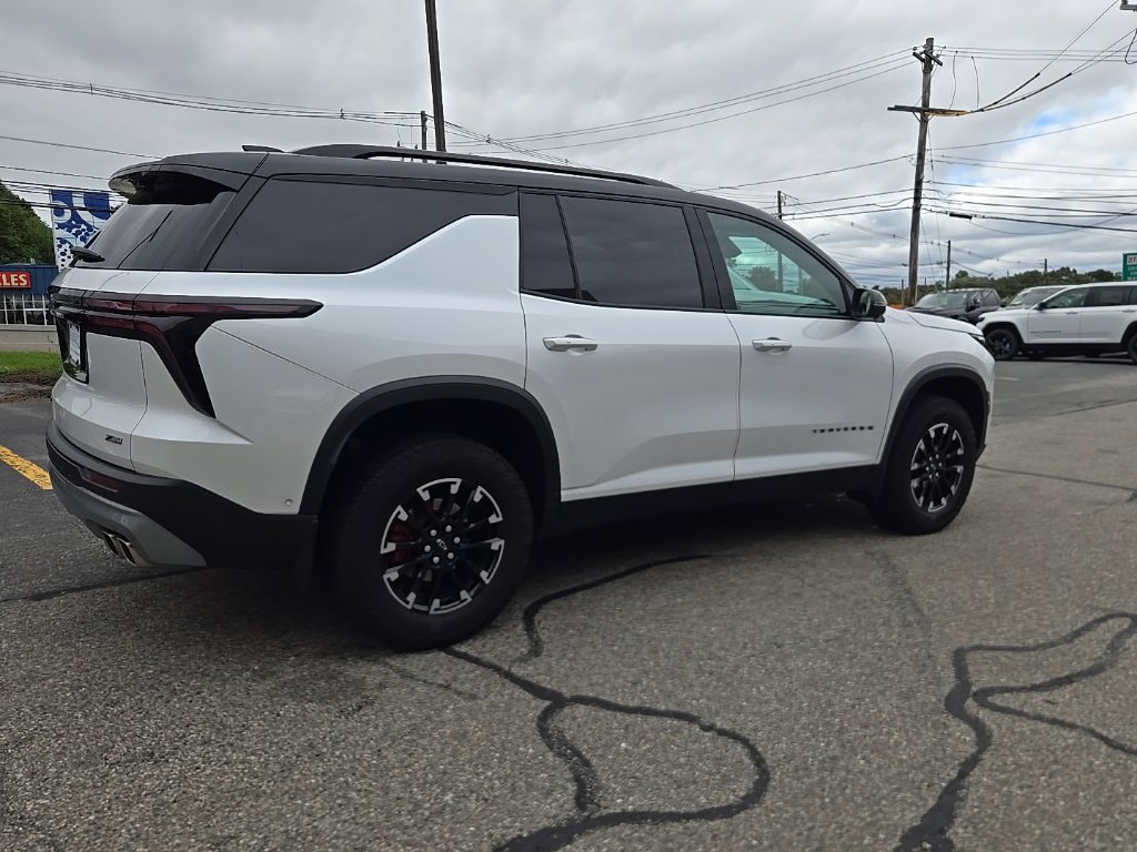 Used 2024 Chevrolet Traverse Z71 w/ Enhanced Driving Package AWD/4WD image 8