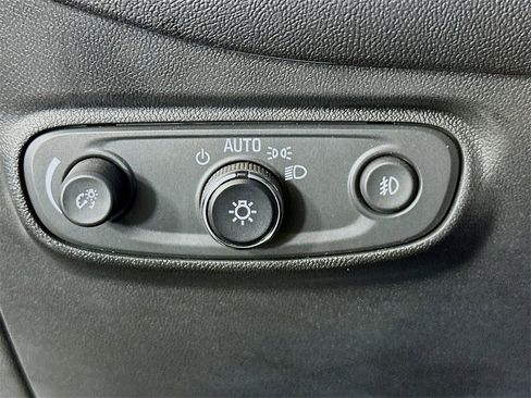 Used 2021 Chevrolet Equinox LT image 10