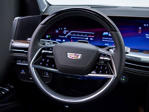 Certified 2026 Cadillac Escalade Platinum Luxury w/ LPO, Floor Liner Package AWD/4WD image 12