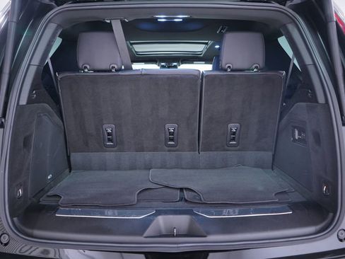 Used 2023 Cadillac Escalade Premium Luxury image 23