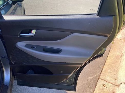 Used 2019 Hyundai Santa Fe SEL FWD image 31