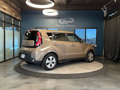 Used 2016 Kia Soul FWD image 3