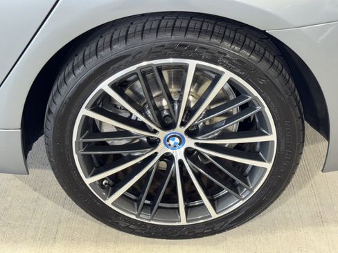 Used 2023 BMW 530e w/ Premium Package RWD image 37