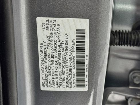 Certified 2025 Honda Pilot Sport image 32