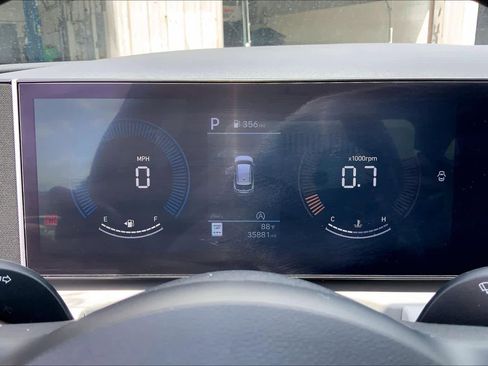 Used 2025 Hyundai Tucson SEL FWD image 24
