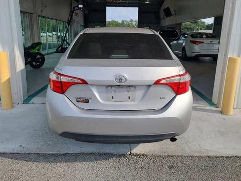 Used 2015 Toyota Corolla LE FWD image 3