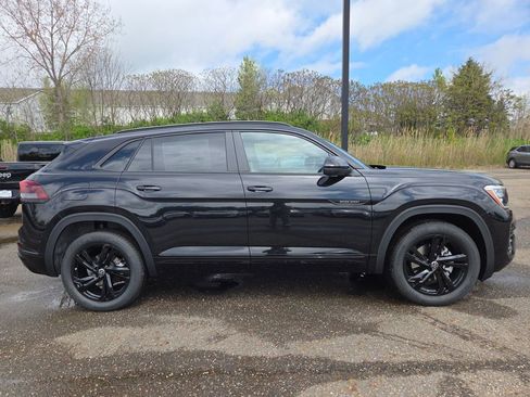 New 2026 Volkswagen Atlas Cross Sport SEL R-Line AWD/4WD image 3