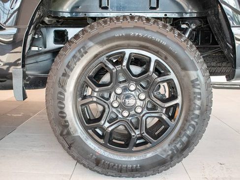 Used 2024 Ford F150 XLT w/ XLT Black Appearance Package AWD/4WD image 9