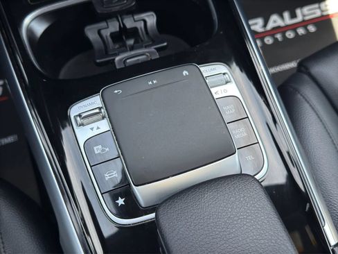 Used 2020 Mercedes-Benz GLB 250 4MATIC w/ Premium Package image 24
