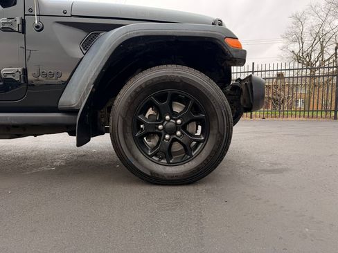 Used 2023 Jeep Wrangler Willys image 10
