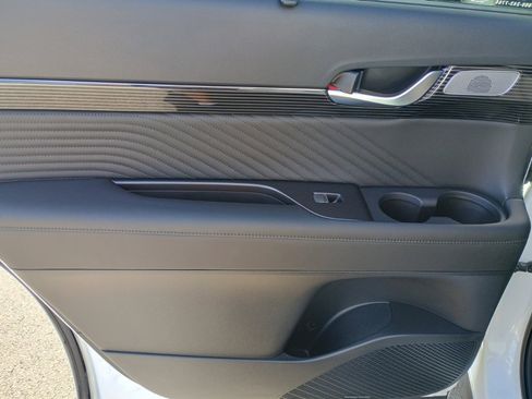 Used 2024 Hyundai Palisade Calligraphy image 16