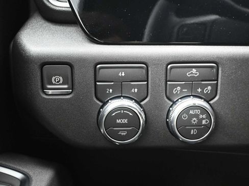 New 2026 GMC Sierra 2500 SLE w/ SLE Value Package; image 7