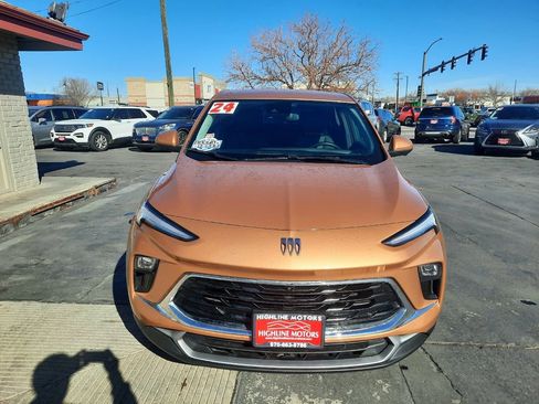 Used 2024 Buick Encore GX Preferred w/ Comfort Package FWD image 5