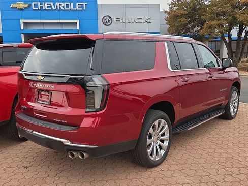 New 2025 Chevrolet Suburban Premier image 4