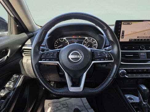 Used 2024 Nissan Altima 2.5 SR w/ SR Premium Package FWD image 19